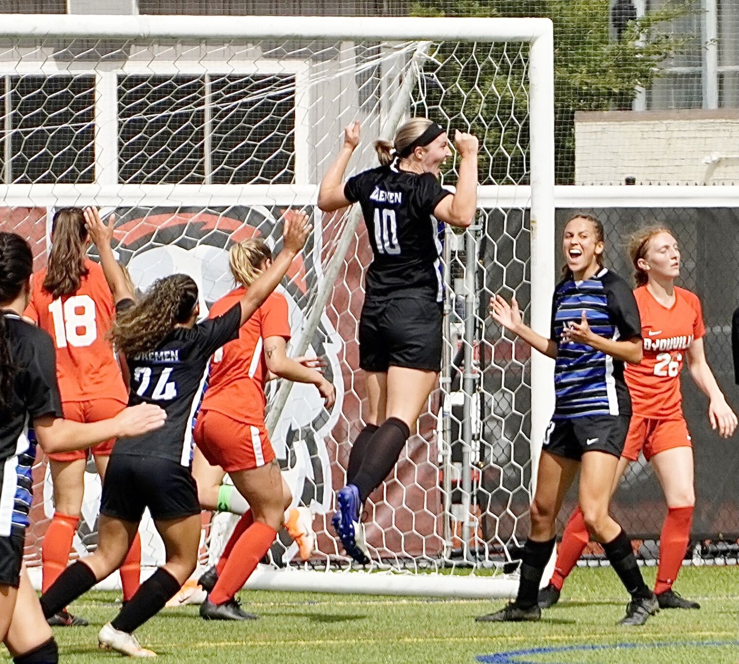 Tatyjana Scalisi goal celebration Daemen